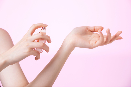 香水可以直接噴在皮膚上嗎？它的正確噴法估計(jì)你不知道